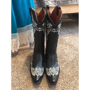 NWT Golden Guns Boots Size 8